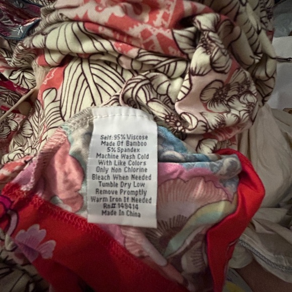 Johnny Was Bamboo Viscose / Spandex Floral Print Tee Shirt SZ Small - Picture 4 of 4